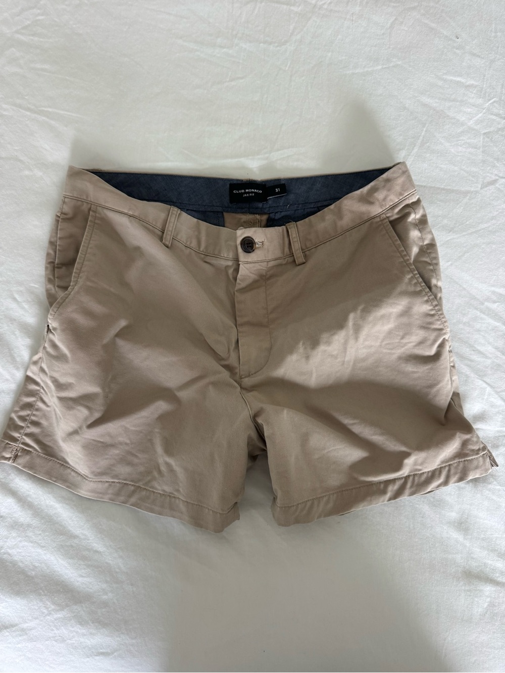 Club Monaco Men's Beige Flat-Front Chino Shorts